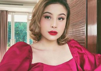 Tampil Tomboi Sambil Menimbang Daging Kurban, Penampilan Awkarin Sukses Bikin Syok Netizen: Saya Sedang Melihat Bidadari yang Berbagi Kasih