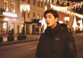 Unggah Teaser Video, Young K Day6 Tampak Serius Belajar Bahasa Indonesia sambil Lahap Makan Mie Goreng: Enak Seperti Ku Duga!