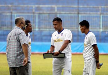 Bukan Edson Tavares, Pelatih Baru Arema FC Belum Pernah Melatih di Liga 1