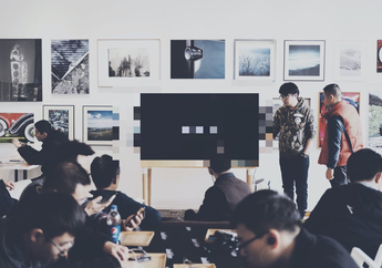 30 Detik Penuh Petaka, Guru SMP Ini Tak Sengaja Putar Video Syur saat Tengah Mengajar di Kelas Penuh Murid