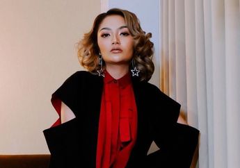 Berani Tampil Seksi dalam Balutan Bra Renda, Siti Badriah Langsung Kebanjiran Hujatan dari Netizen: Bajunya Mana Non?