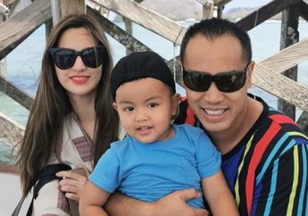 Kocaknya Anak Bontot Nia Ramadhani Saat Khidmat Dengarkan Lagu Sambil Lentur Berjoget, Bikin Netizen Ketagihan: Upload Video Magika yang Lainnya Dong, Lucu!