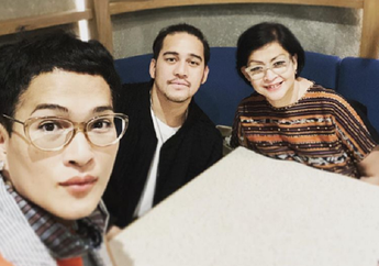 Perjuangannya Sebagai Orang Tua Tunggal Patut Diacungi Jempol, Reggy Lawalata Rela Banting Tulang Jualan Gado-gado hingga Jadi Asisten Titiek Puspa Demi Penuhi Kebutuhan Oscar dan Mario Lawalata