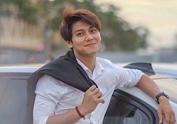 Pede Juluki Dirinya Dao Ming Tse Sambil Unggah Foto Duduk Termangu Seseorang Diri, Rizky Billar Malah Ditagih Netizen Foto Berdua Bareng Lesti Kejora