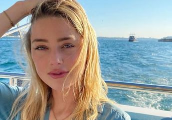 Tuai Kritikan karena Diduga Tak Kenakan Bra saat Kunjungi Masjid, Amber Heard Buka Suara!