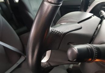 Sampai Kerahkan Bala Bantuan Sebanyak 20 Orang, Pria Asal Tiongkok Ini Bikin Geger Gegara Beli Mobil Pakai Alat Pembayaran Ini!