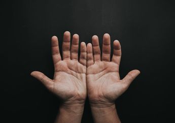Pernah Mengalami Kedutan di Telapak Tangan Kiri, Begini Kata Mitos...