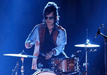 Bak Disambar Geledek, Baru Kelar Ucapkan Kata-kata Romantis di Ulang Tahun Pernikahannya, Musisi Kondang Ini Ditangkap Polisi Karena Simpan 1 Kg Ganja