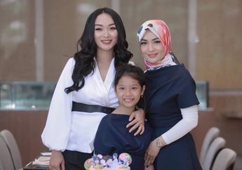 Beri Kejutan Spesial di Hari Ulang Tahun Aqila, Zaskia Gotik dan Imel Putri Cahyani Malah Berbalas Kalimat Manis di Media Sosial: Aku Sayang Kalian!