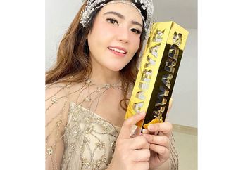 Mendapat Penghargaan di Ambyar Awards 2020 Via Vallen Sebut Pialanya Juga untuk Peserta Lain yang Masuk Nominasi