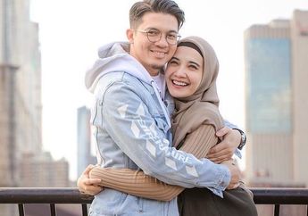Lihat Hasil Program Bayi Tabung, Tangis Zaskia Sungkar Mendadak Pecah di Pelukan Irwansyah, Netizen Kompak Ucap Syukur: Ka Kia Bilang Aku Hamil, Alhamdulillah...