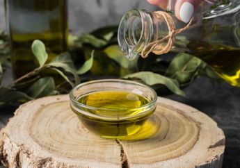 Minyak Zaitun Dipercaya Ampuh Mengatasi Noda Kuning Pada Kuku, Begini Caranya!