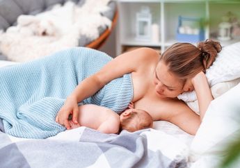 Waspada Bunda! Jangan Sekali-kali Tertidur Saat Menyusui, Ternyata Berbahaya untuk Bayi Loh