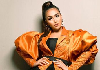 Tak Lagi Pakai Busana Seksi dan Ketat, Penampilan Ayu Ting Ting dalam Balutan Hijab Ini Jadi Sorotan Netizen, Intip Yuk!