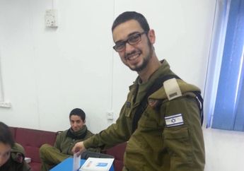 Remaja Ini Ngotot Pergi dari London dan Bergabung dengan Tentara Israel, Namun Kemudian Sadar Ada yang Salah: 'Saya Berjalan-jalan dengan Sepatu Bot Militer di Masjid Mereka'