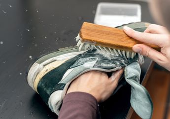 Cuma Modal Pasta Gigi untuk Bersihkan Sepatu Kotor, Tak Sampai 5 Menit Sepatu Kinclong Bak Baru