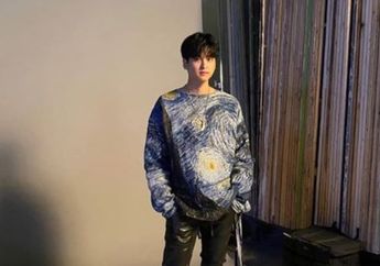 Cicipi Cemilan Indonesia, Chanwoo iKON Jatuh Cinta pada Keripik Singkong, Fans Ramai Rekomendasikan Odading Mang Oleh!