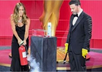 Bakar Amplop Pemenang di Emmy Awards 2020, Jennifer Aniston dan Jimmy Kimmel Panik Nyaris Timbulkan Kebakaran!