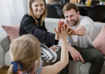 Menjalani Hidup Bukan Hanya untuk Hari Ini Saja, Simak Alasan Pentingnya Punya Asuransi Jiwa untuk Kebutuhan Keluarga Kecilmu