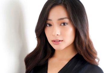 Suasana Berubah Haru, Air Mata Nikita Willy Pecah Saat Minta Maaf Kepada Ibunda di Acara Malam Bainai