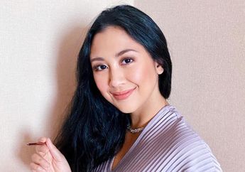 Makin Cantik dan Awet Muda Meski Sudah Berkepala 3, Tampilan Natural Sherina Munaf dalam Balutan Piyama Bikin Netizen Iri: Kenapa Gak Aging Sama Sekali Sih?