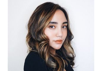 Dapat Pesan Nyinyir yang Bawa-bawa Nama Ayahnya Sebagai Calon Penghuni Neraka, Salmafina Langsung Adukan Kelakuan Netizen ke Sunan Kalijaga: Awas Aja Ngeblock, Tunggu Jawabannya!