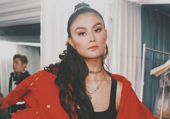 Pamornya Sebagai Penyanyi Internasional Melejit hingga Kekayaannya Konon Tembus Rp 430 Miliar, Agnez Mo Pamer Dapur Mewah Serba Putih dan Dilengkapi Alat Seperti di Restoran Berbintang