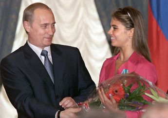 Asmara Gelap Presiden Rusia Vladimir Putin, Punya Gundik Wanita 30 Tahun Lebih Muda yang Dilindungi Lebihi Perlindungan Ibu Negara, Tidak Kuat Digoyang!