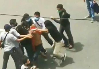 Seorang Pria yang Mengaku Dukung Aksi Penolakan UU Cipta Kerja Ternyata Sembunyikan Senjata Tajam Demi Bubarkan Demo, Alasan Pelaku Bikin Gregetan!