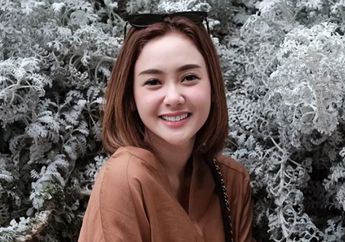 Duduk Manis Sembari Pasang Wajah Paling Jutek, Cita Citata yang Tak Tahan Ingin Punya Pacar Lagi Bikin Nafa Urbach Ngakak : Haha Kode!