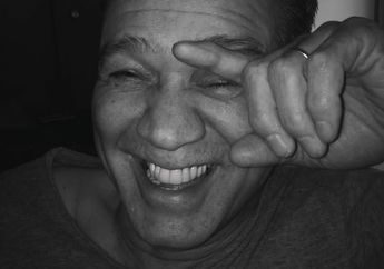 Berdarah Indonesia, Keluarga Gitaris Legenda Eddie Van Halen Hadapi Rasisme yang Kejam