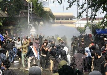 Mahasiswa UGM Kabarnya Babak Belur hingga Terkapar di Rumah Sakit Gegara Dipaksa Mengaku Sebagai Provokator dalam Aksi Demo, Kapolres Buka Suara