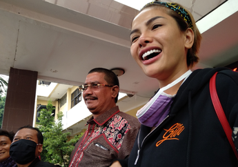 Minta Pihak Kepolisian Segera Panggil Elza Syarief Terkait Laporannya, Nikita Mirzani: Gue Ngerokok Aja