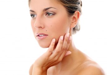 5 Bahan Alami Ini Ampuh Dipakai Sebagai Cara Mengobati Bekas Luka Di Pipi dengan Cepat, Catat!