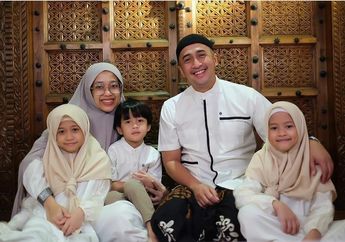 Dibangun dari Hasil Keringatnya Sendiri Meski Beristrikan Anak Jenderal, Intip Mewahnya Rumah Artis Irfan Hakim yang Asri Bak Resort dan Berkonsep Joglo