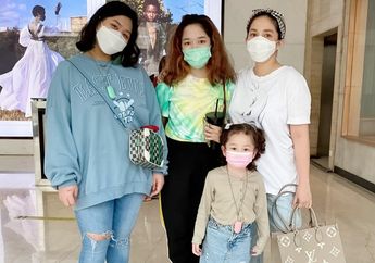 Semakin Dikalahkan Anak-anaknya yang Bertumbuh Disertai Paras Memesona, Ussy Sulistiawaty: Akan Paling Pendek di Antara Gadis-gadis Ini!