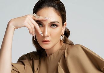 Biasa Mempesona Nan Elegan, Gaya Tidur Tak Biasa Luna Maya Terekam Sahabatnya, Netizen: Kasihan Banget..