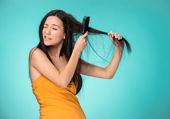 Punya Masalah Rambut Kering? Atasi dengan Masker Lemon dan Pisang yang Bisa Kalian Buat Sendiri di Rumah Yuk!