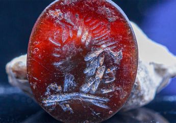 Berusia 2.000 Tahun Lebih, Cincin Yahudi yang Misterius Ini Ditemukan di Tembok Barat Yerusalem, Penggambaran Terang Vs Kegelapan?