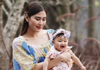 Centilnya Nggak Ketulungan, Pose Baby Zunaira Saat Pakai Baju Seksi Sambil Melirik Ini Bikin Syahnaz Sadiqah Ketar-ketir: Padahal Masih Bayi Tapi Kadang Suka Baper