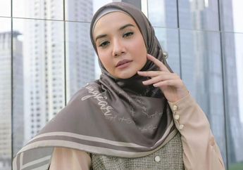 Hamil Anak Pertama Disebut Makin Kece, Begini Penampilan Zaskia Sungkar Saat Pamer Perut Buncit hingga Bikin Netizen Terpana