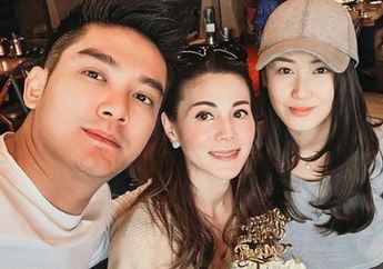 Disebut bak Pinang Dibelah Dua, Mertua Boy William Tampil Cantik Pakai Kain Sari untuk Peringati Diwali Bareng Karen Vendela, Netizen: Like Mother, Like Daughter!