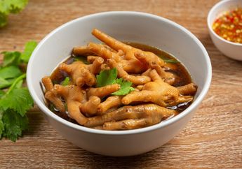Makan Ceker Ayam Bikin Awet Muda, Ini Loh Rahasia Zat di Dalamnya