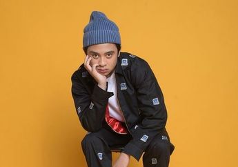 Baru Pacaran dengan Adik Putri Marino, Bastian Steel Bucin Sampai Nangis-nangis di Tengah Hujan Demi Minta Maaf