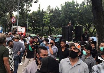 Balai Kota DKI Tiba-tiba Digeruduk, Demonstran Minta Pertemanan Anies Baswedan dan Habib Rizieq tak Mengorbankan Warga Jakarta, Orator: Rizieq Shihab Harus Bertanggung Jawab sebelum Masyarakat yang Mengusirnya!