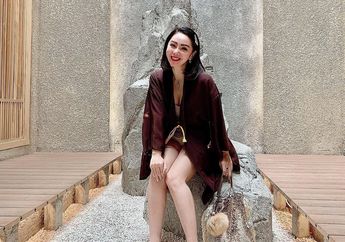 Masih Pakai Piyama dan Sandal Jepit Usai Bangun Tidur, Femmy Permatasari Sampai Mau Nangis Gegara Dapat Hadiah Ini dari Sang Suami yang Tajir Melintir