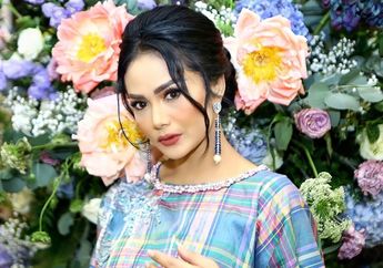 Wajahnya Terpampang Nyata di Cover Majalah Malaysia, Krisdayanti Langsung Beri Pesan Menohok di Tengah Kasus Lagu Kebangsaan Indonesia yang Dijadikan Bahan Penghinaan: Kita Bersaudara, Jangan Sakiti Hati Kami!