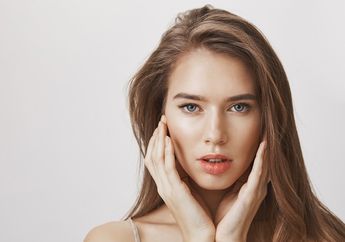 5 Cara Menghilangkan Milia, dari Perawatan Sehari-hari Sampai Treatment Dokter