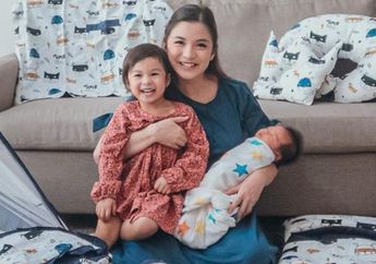 Bayinya Baru Berusia 2 Bulan, Chelsea Olivia Terang-terangan Ungkap Penyesalan Saat Melihat Putranya Alami Kondisi Ini, Istri Glenn Alinskie: Mami Siap Begadang Lagi