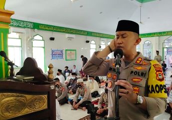 Gelar Safari Jumat dan Jadi Muadzin di Masjid Nurul Amin, Kapolres Sampaikan Imbauan Kepada Jamaah